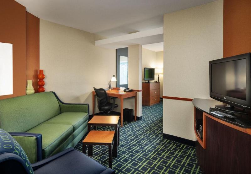 هتل Fairfield Inn Hartford Airport