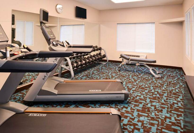 Отель Fairfield Inn & Suites Hattiesburg / University