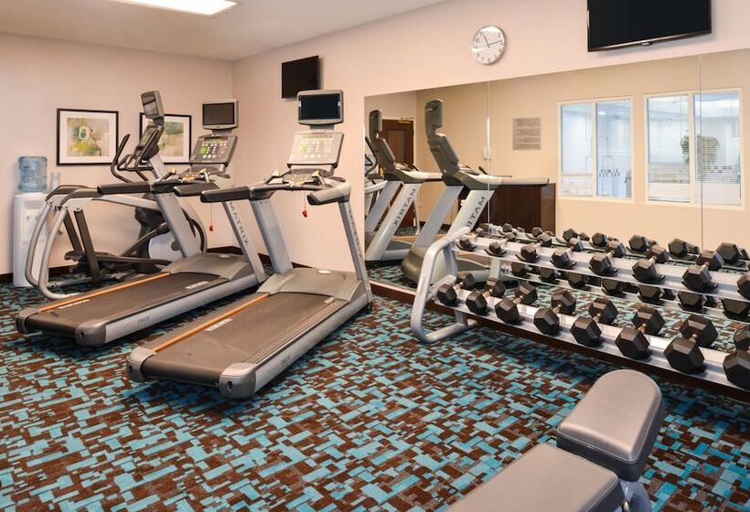 Отель Fairfield Inn & Suites Hattiesburg / University