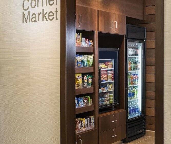 בית מלון כפרי Fairfield Inn & Suites Holland