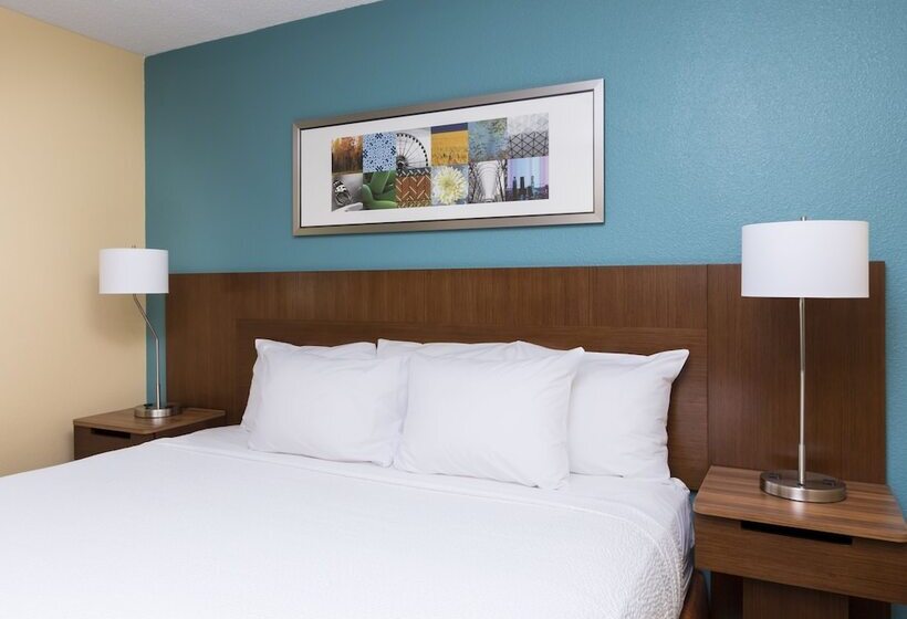בית מלון כפרי Fairfield Inn & Suites Holland