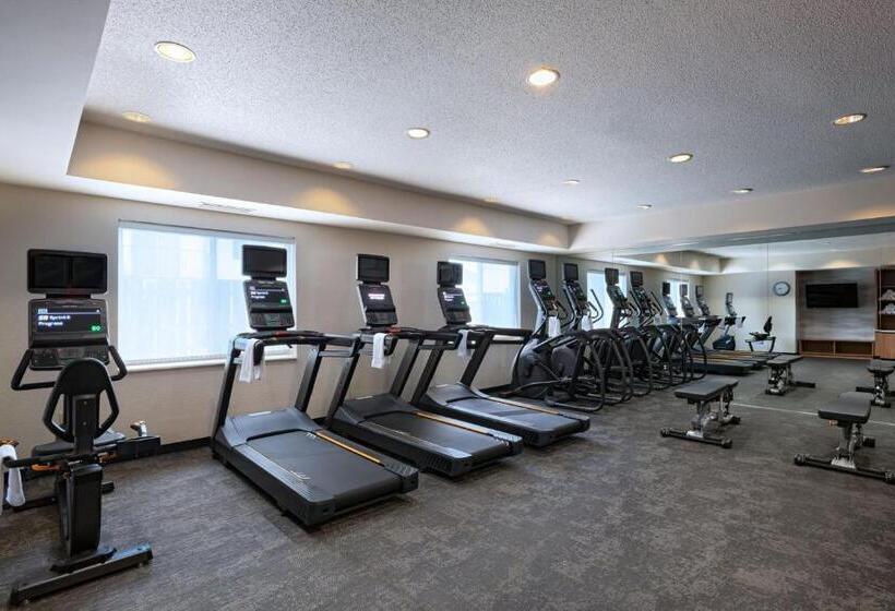 هتل Fairfield Inn & Suites Kansas City Airport