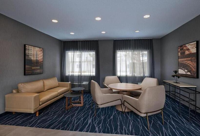 فندق Fairfield Inn & Suites Kansas City Airport