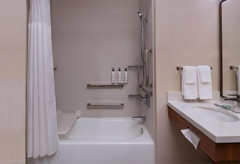 فندق Fairfield Inn & Suites Kansas City Airport