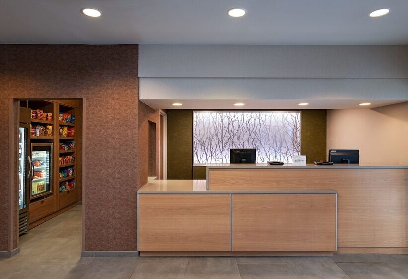 בית מלון כפרי Fairfield Inn & Suites Kansas City Airport