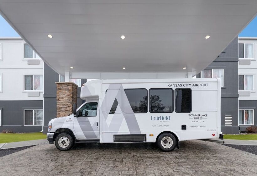 فندق Fairfield Inn & Suites Kansas City Airport