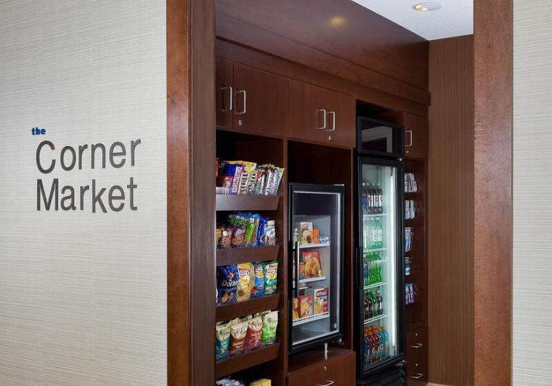 Отель Fairfield Inn & Suites Lexington Keeneland Airport