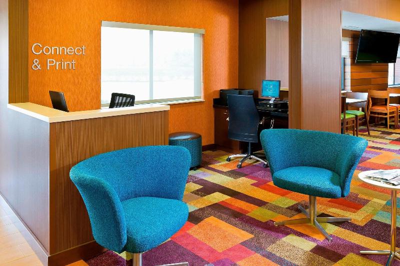 Отель Fairfield Inn & Suites Lexington Keeneland Airport