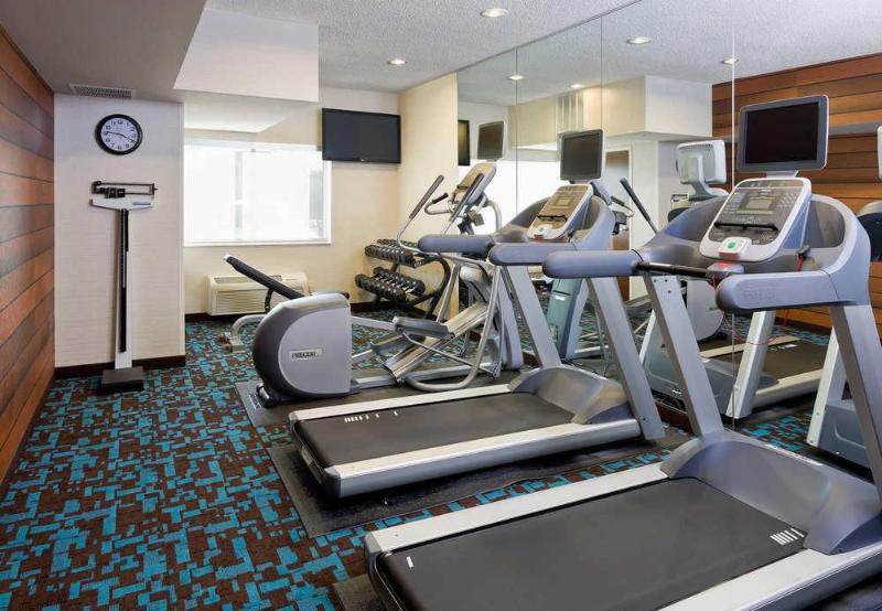 Отель Fairfield Inn & Suites Lexington Keeneland Airport