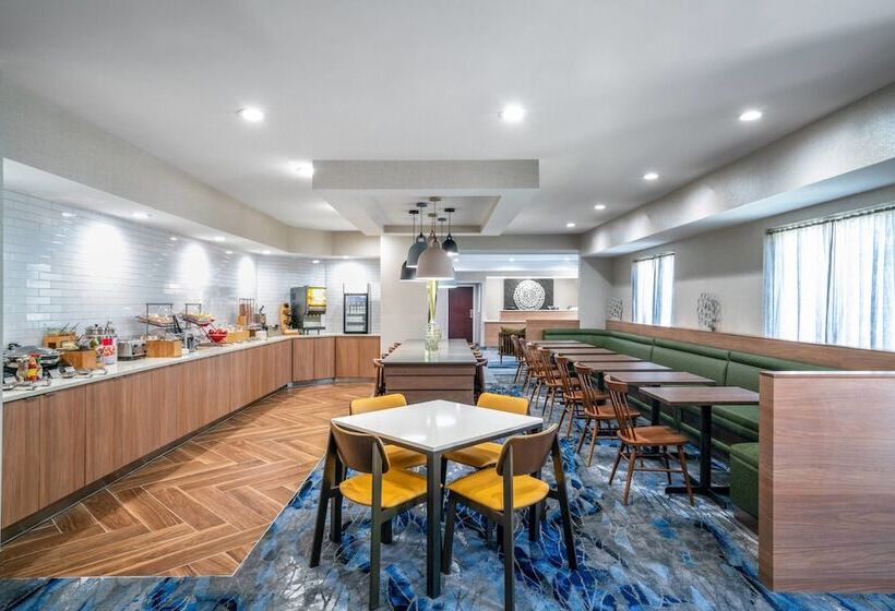 호텔 Fairfield Inn & Suites Memphis I240 & Perkins