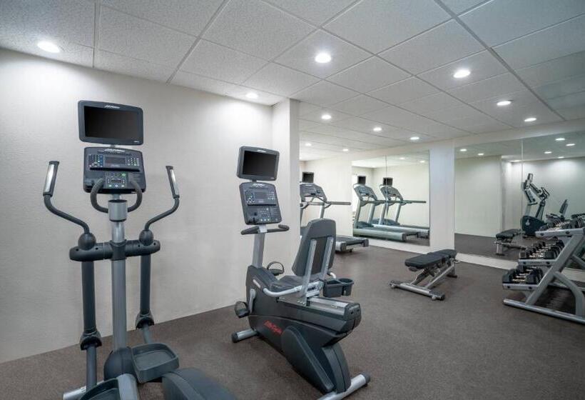 호텔 Fairfield Inn & Suites Memphis I240 & Perkins