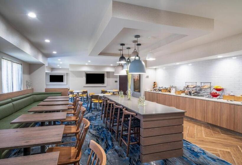 호텔 Fairfield Inn & Suites Memphis I240 & Perkins