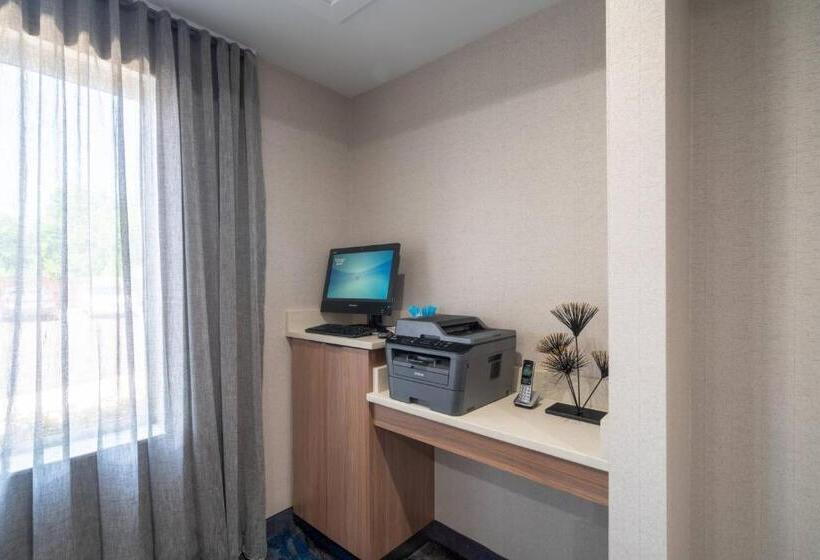 호텔 Fairfield Inn & Suites Memphis I240 & Perkins