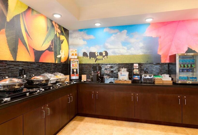 Отель Fairfield Inn & Suites Midland