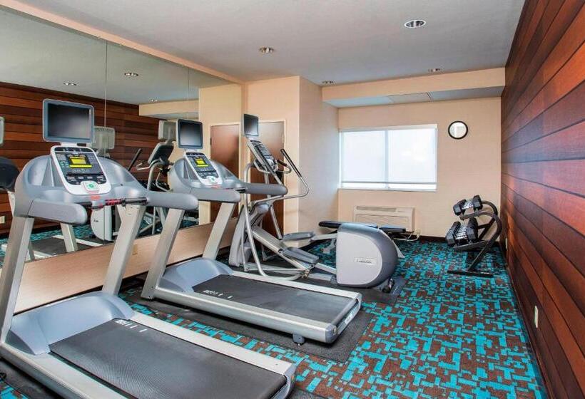 فندق Fairfield Inn & Suites Oshkosh