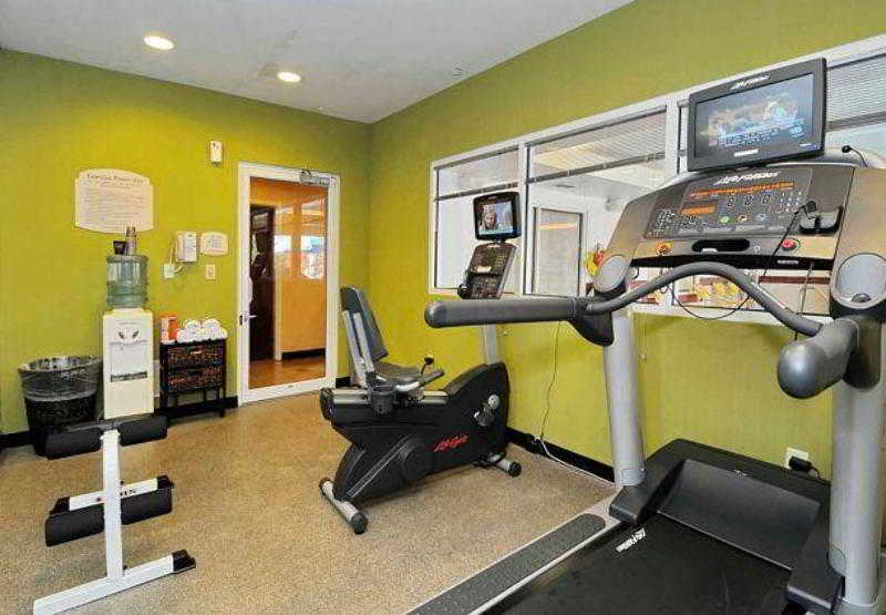בית מלון כפרי Fairfield Inn And Suites By Marriott Potomac Mills Woodbridge