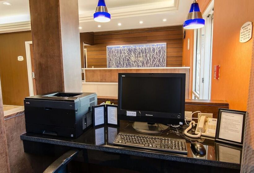 בית מלון כפרי Fairfield Inn And Suites By Marriott Potomac Mills Woodbridge