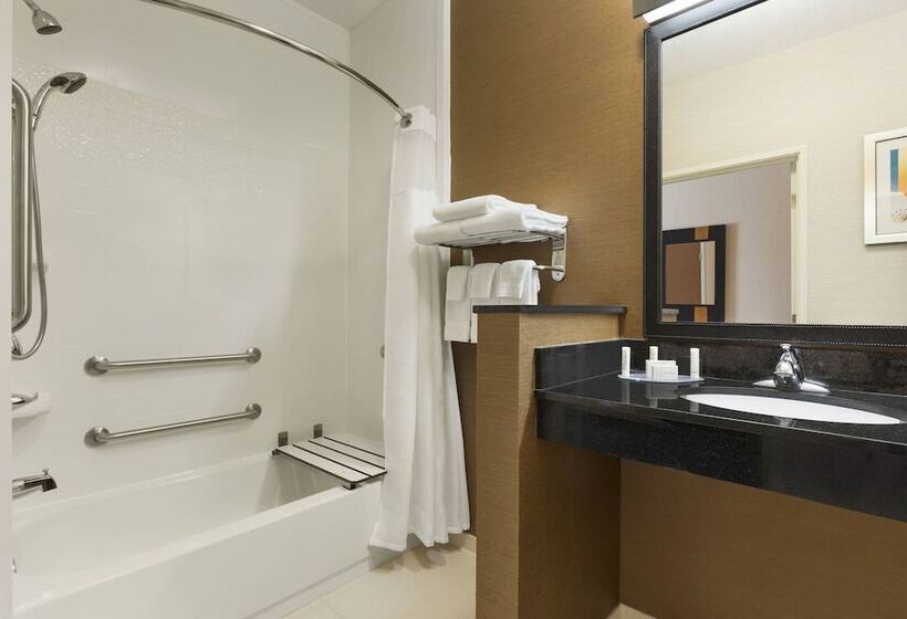 فندق Fairfield Inn & Suites Saginaw