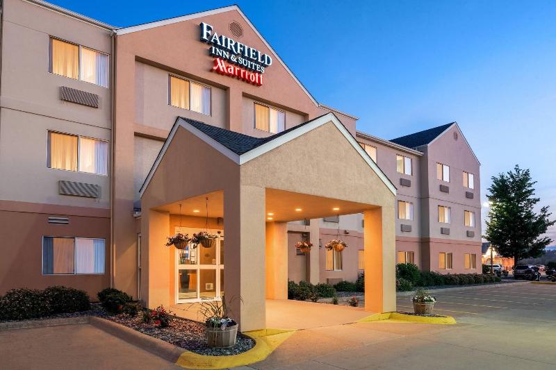 בית מלון כפרי Fairfield Inn & Suites Stevens Point