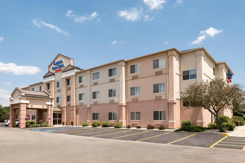 هتل Fairfield Inn & Suites By Marriott Toledo Maumee