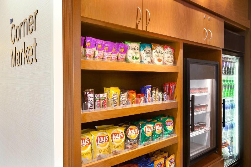 هتل Fairfield Inn & Suites By Marriott Toledo Maumee