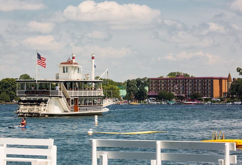 Отель Harbor Shores On Lake Geneva