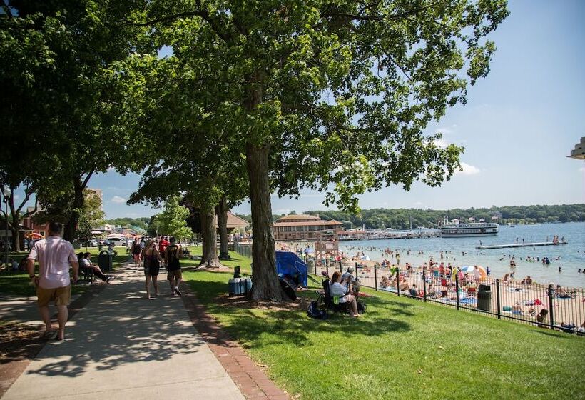 هتل Harbor Shores On Lake Geneva