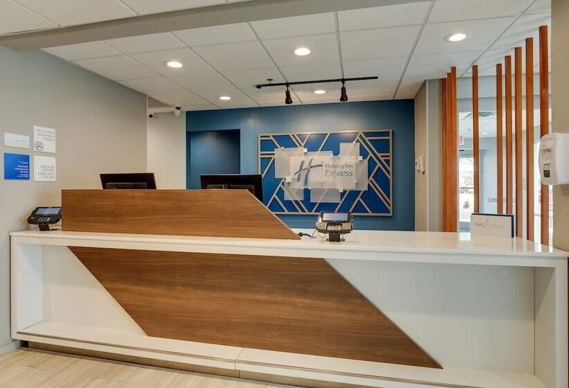 Отель Holiday Inn Express Kenner   New Orleans Airport, An Ihg