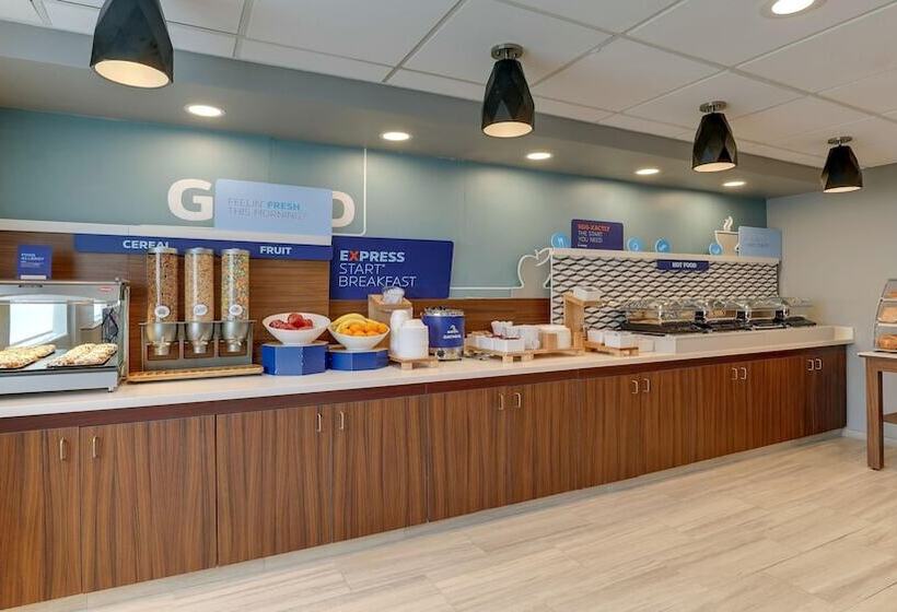 Отель Holiday Inn Express Kenner   New Orleans Airport, An Ihg