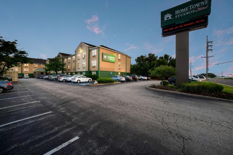 فندق Hometowne Studios By Red Roof St. Louis   Airport/n Lindbergh