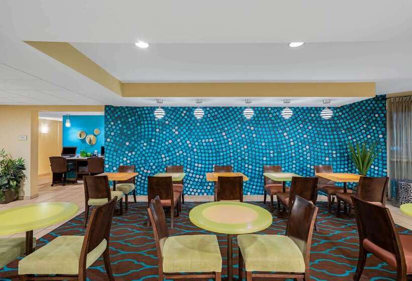 호텔 La Quinta By Wyndham Knoxville Airport