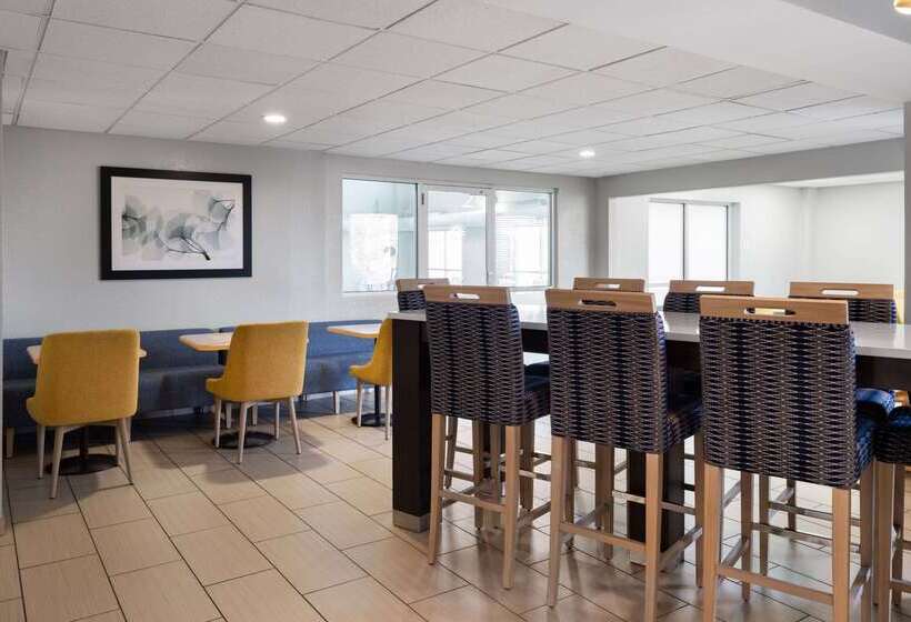 호텔 La Quinta By Wyndham Knoxville Airport