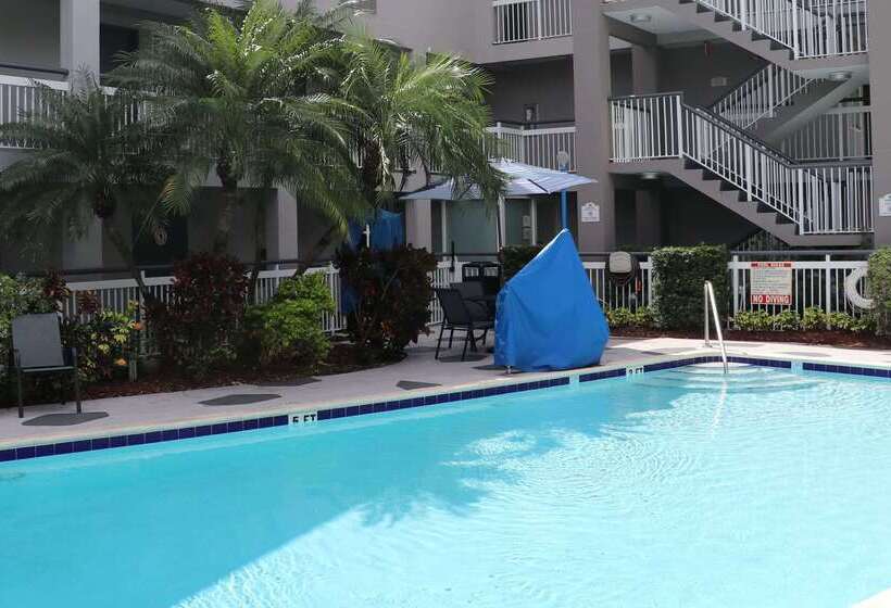 בית מלון כפרי Quality Inn Miami Airport  Doral