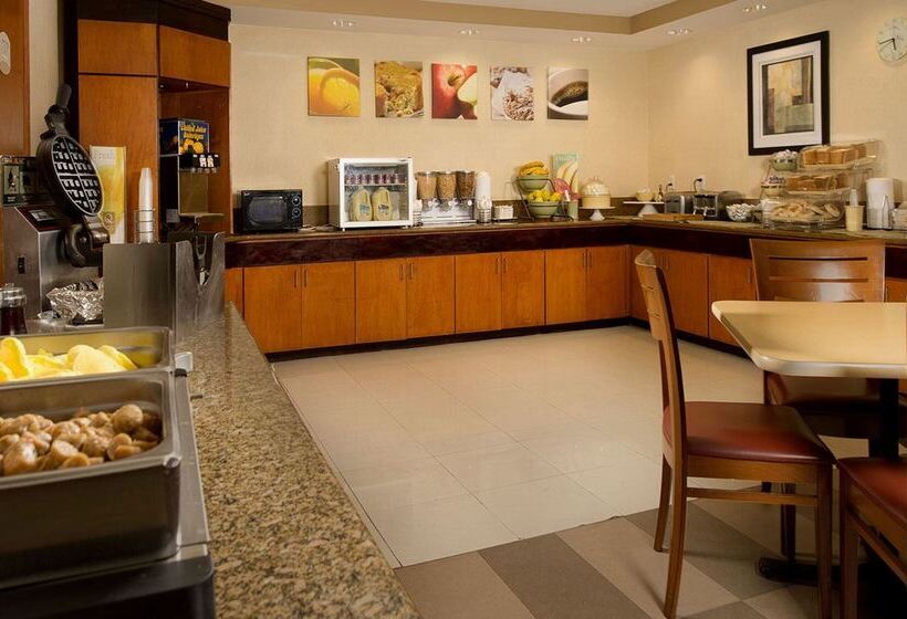בית מלון כפרי Quality Inn Miami Airport  Doral