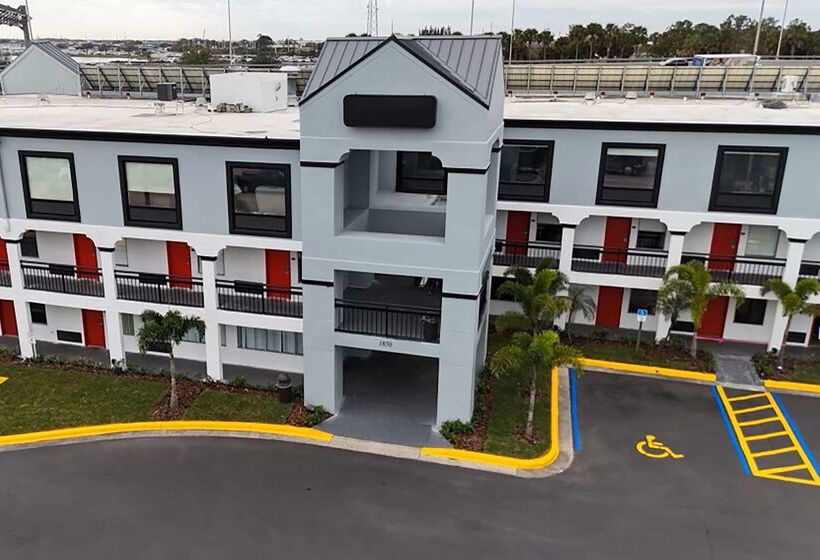 فندق Super 8 By Wyndham Orlando Near Florida Mall