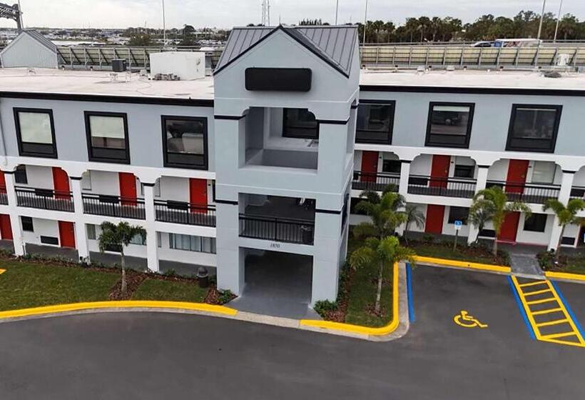 فندق Super 8 By Wyndham Orlando Near Florida Mall