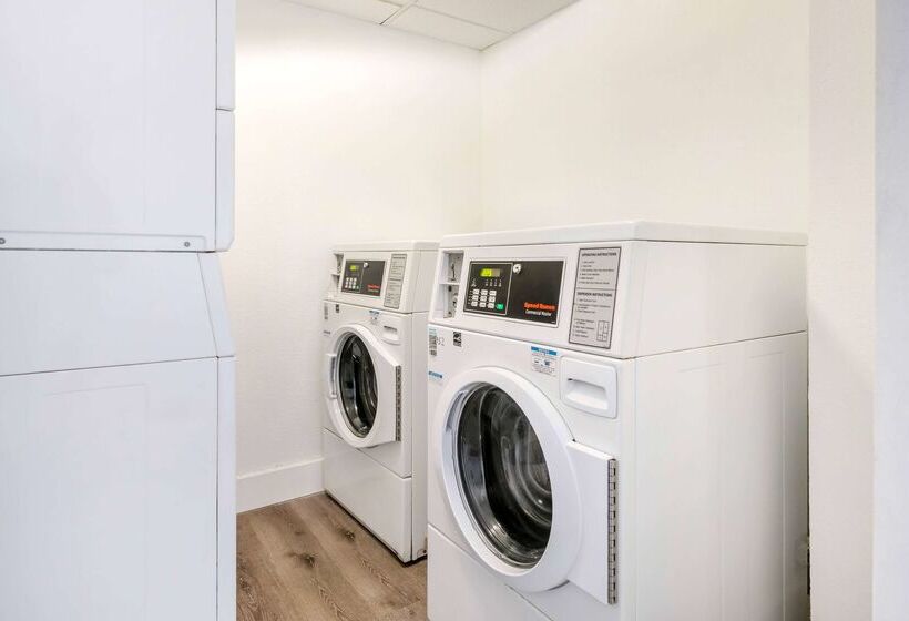 فندق Super 8 By Wyndham Orlando Near Florida Mall