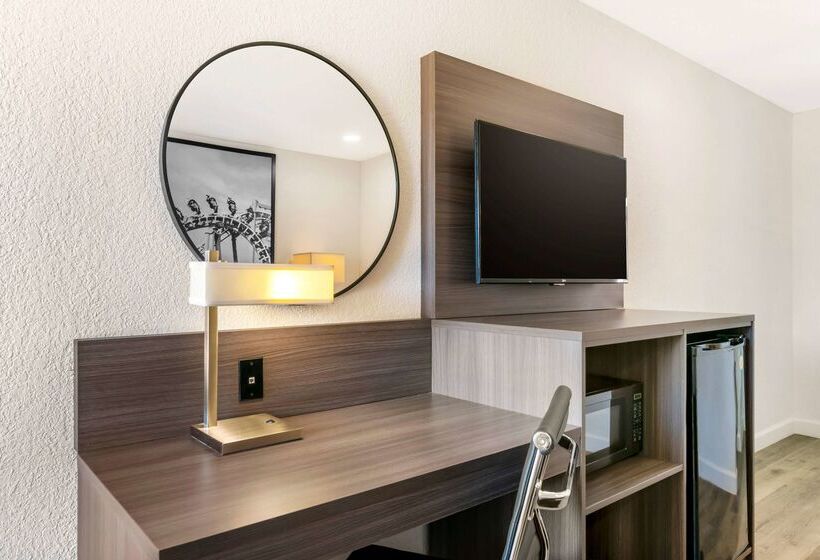 فندق Super 8 By Wyndham Orlando Near Florida Mall