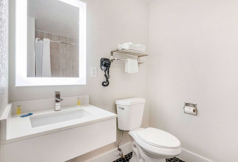 فندق Super 8 By Wyndham Orlando Near Florida Mall