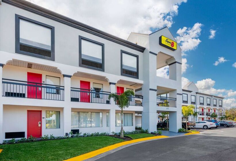 فندق Super 8 By Wyndham Orlando Near Florida Mall