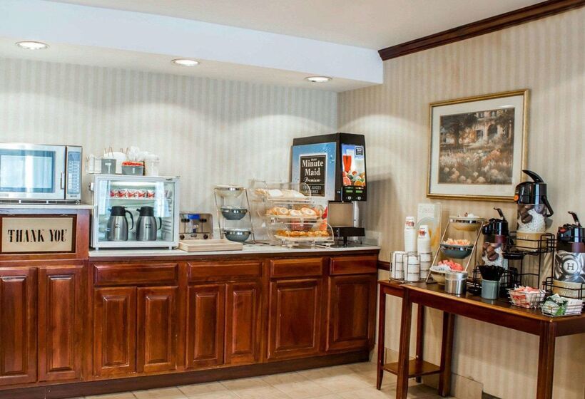 فندق Quality Inn