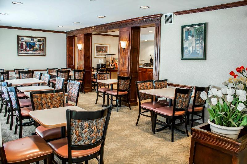 فندق Quality Inn