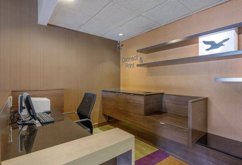 ホテル Quality Inn & Suites Sandusky