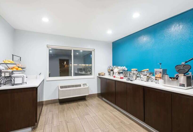 فندق Ramada By Wyndham Coeur D'alene