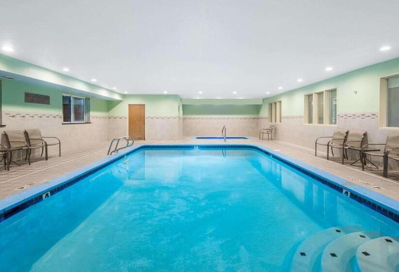 فندق Ramada By Wyndham Coeur D'alene