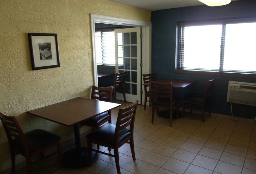 Отель Relax Inn