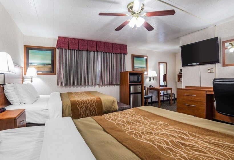 בית מלון כפרי Rodeway Inn Elko Downtown Area