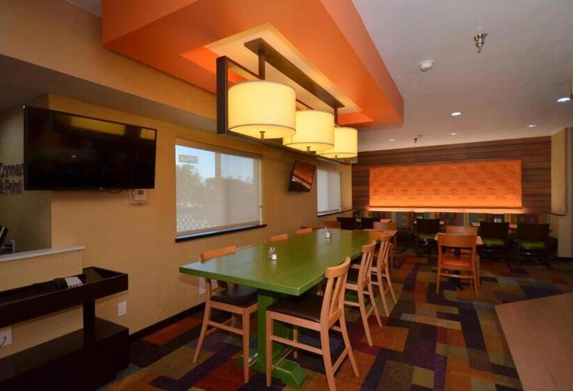 Отель Spark By Hilton Springfield Southwest