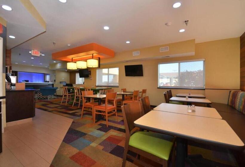 Отель Spark By Hilton Springfield Southwest