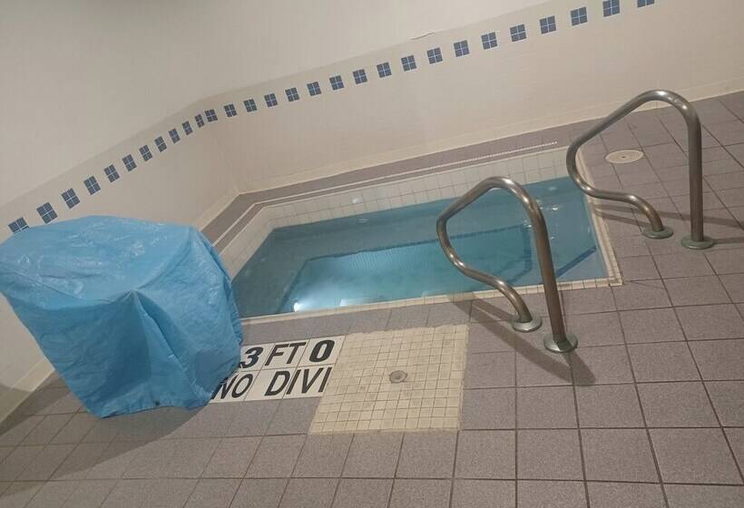 Отель Spark By Hilton Springfield Southwest